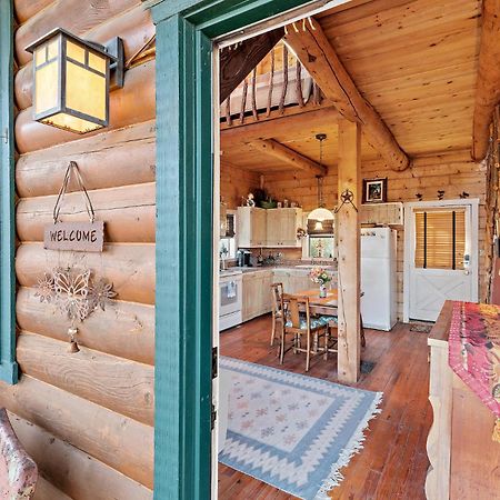 Mighty Oak Log Cabin Fredericksburg Exterior photo