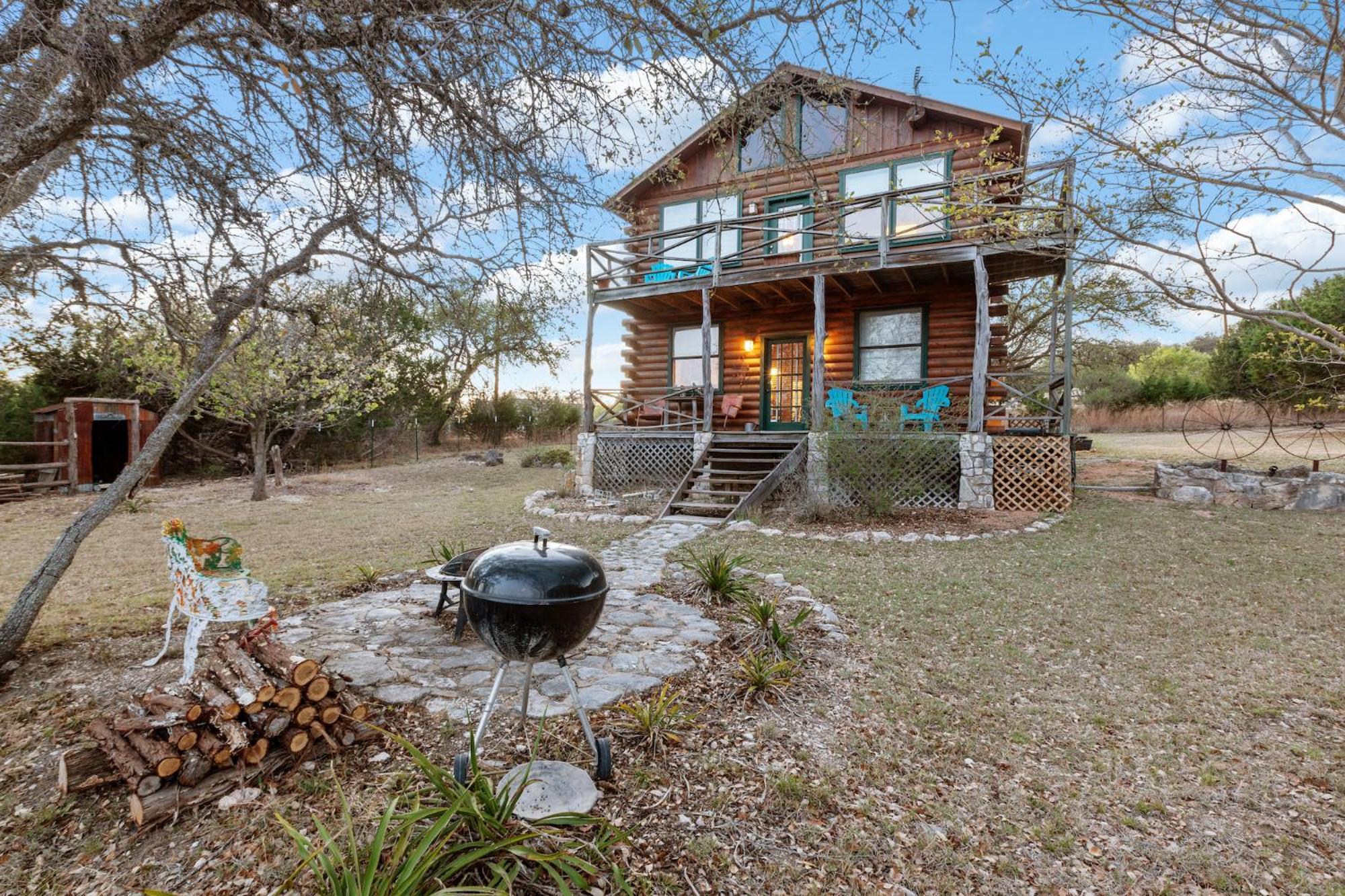 Mighty Oak Log Cabin Fredericksburg Exterior photo