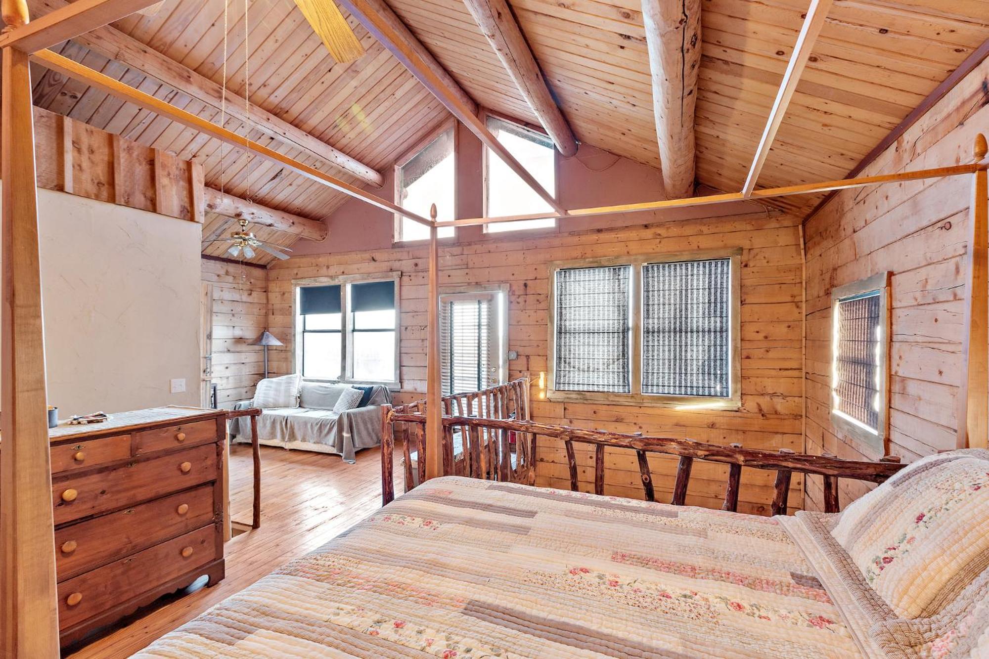 Mighty Oak Log Cabin Fredericksburg Exterior photo